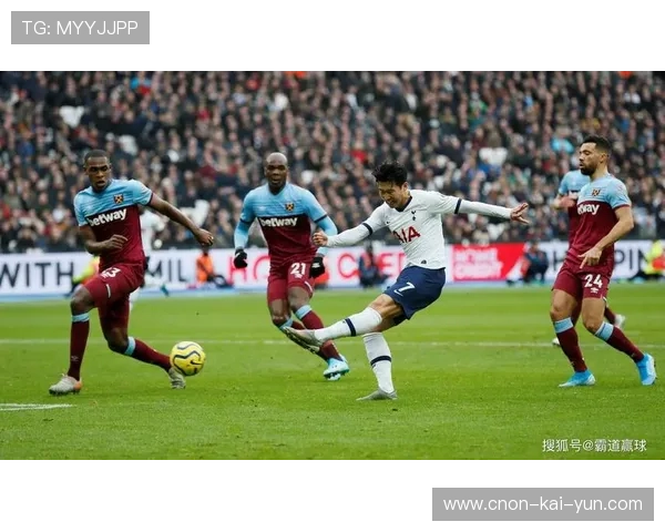 西汉姆核心前场传球撕破防线制造机会